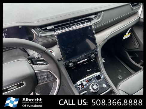 New 2025 Jeep Grand Cherokee Limited w/ Trailer Tow Package image 22