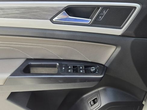 Used 2021 Volkswagen Atlas Cross Sport SE w/ Panoramic Sunroof Package FWD image 28