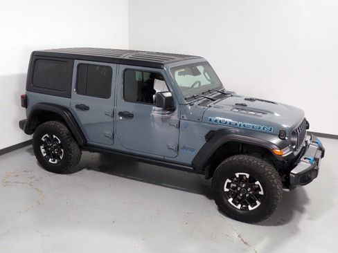 Used 2025 Jeep Wrangler Unlimited Rubicon 4xe w/ Safety Group AWD/4WD image 11
