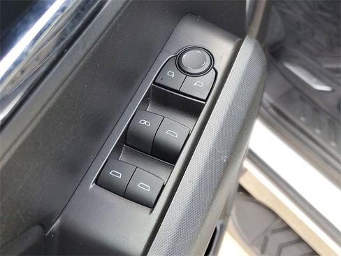 Used 2024 Chevrolet Colorado LT w/ LT Convenience Package III image 19