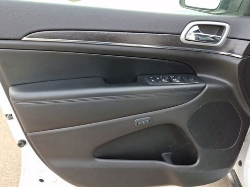 Used 2018 Jeep Grand Cherokee Limited image 13