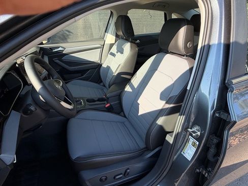 New 2025 Volkswagen Jetta SE image 20