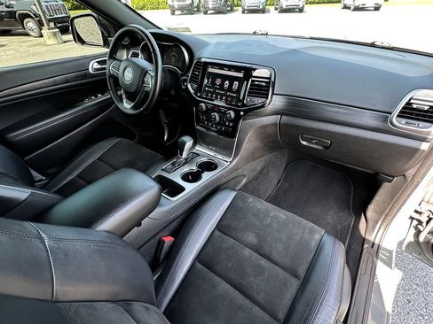 Used 2020 Jeep Grand Cherokee Altitude AWD/4WD image 15