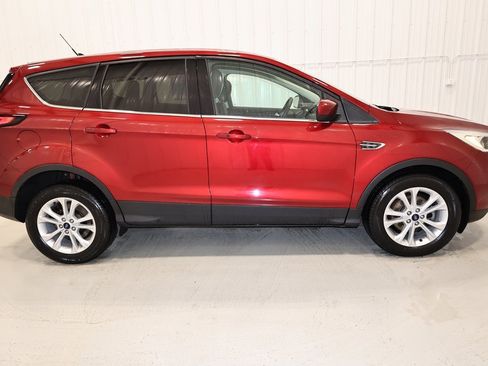 Certified 2019 Ford Escape SE image 2