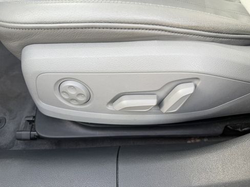 Used 2018 Audi A4 2.0T Premium image 19