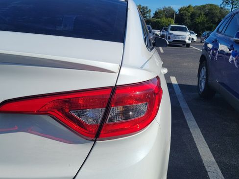 Used 2016 Hyundai Sonata SE FWD image 9