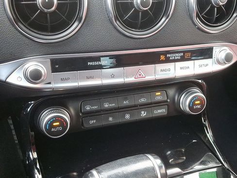 Used 2022 Kia Stinger GT-Line w/ Sun & Sound Package image 17