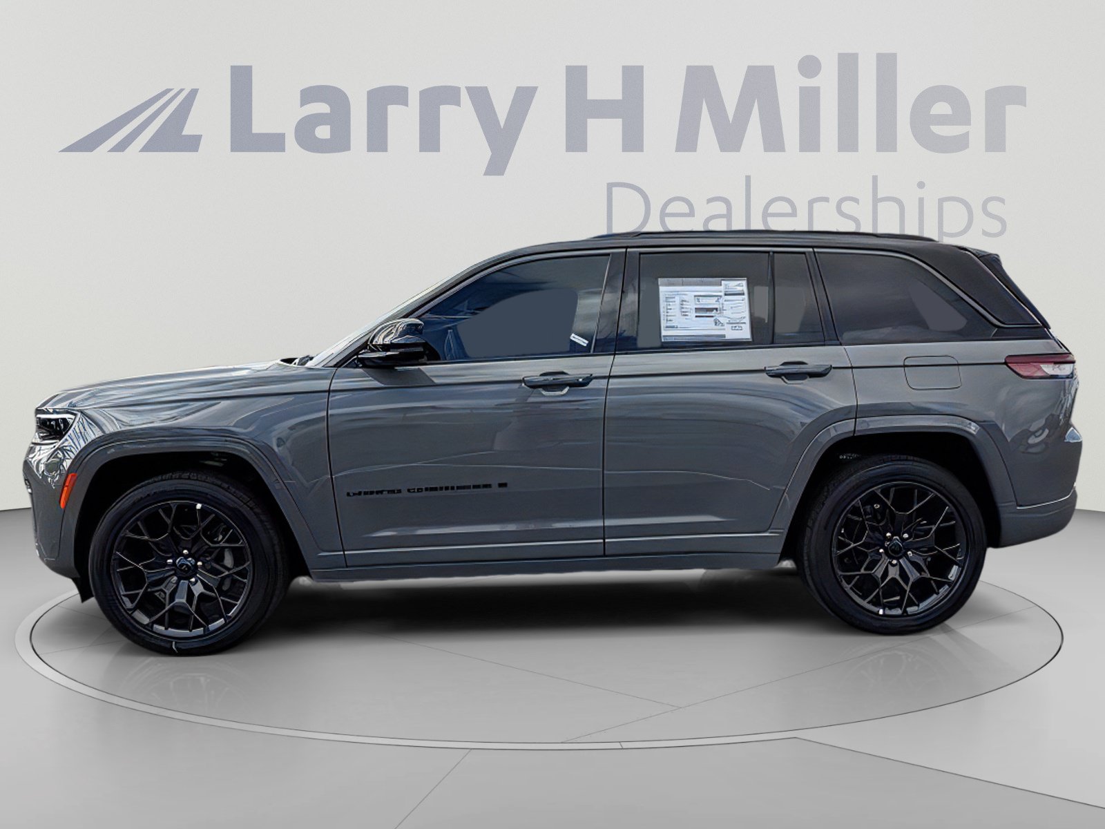 New 2027 Jeep Grand Cherokee Summit AWD/4WD image 2