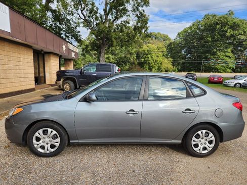 Used 2010 Hyundai Elantra GLS image 6