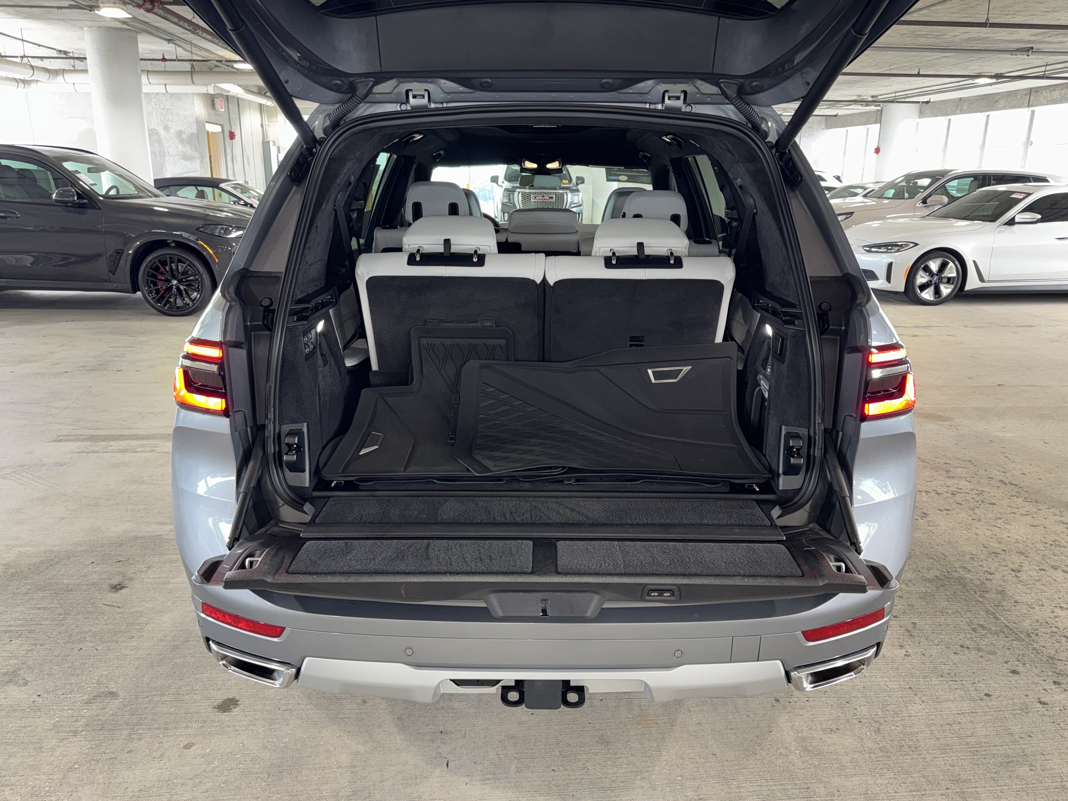 Certified 2025 BMW X7 xDrive40i w/ Executive Package AWD/4WD image 14
