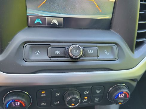 Used 2018 GMC Acadia SLE AWD/4WD image 17