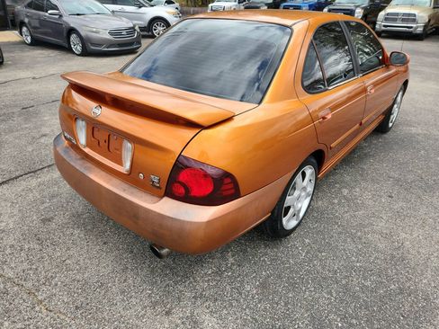 Used 2006 Nissan Sentra SE-R Spec V FWD image 8