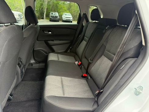Used 2025 Nissan Rogue SV image 7