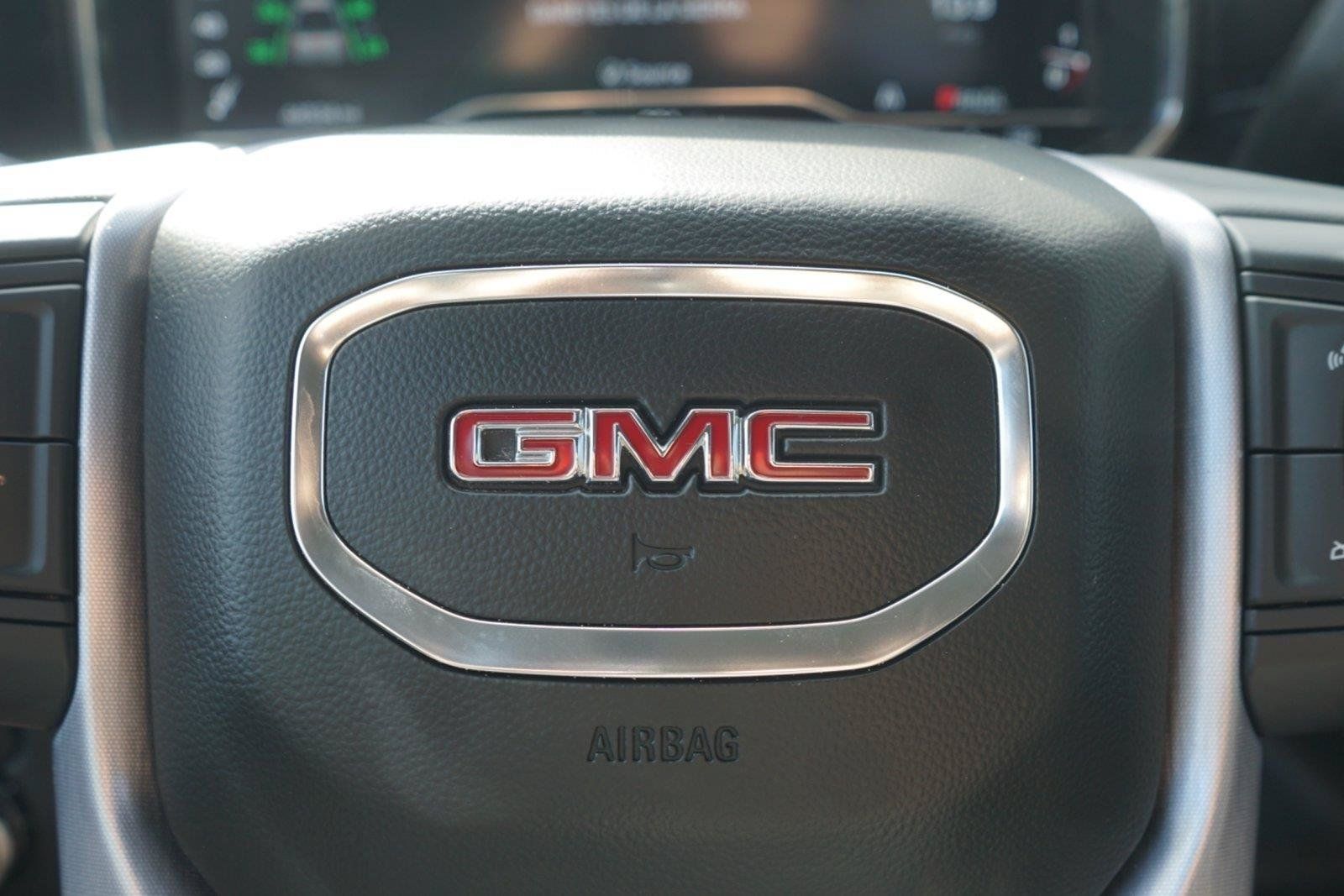 Used 2025 GMC Sierra 1500 SLT RWD image 14