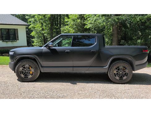 Used 2022 Rivian R1T Adventure AWD/4WD image 2