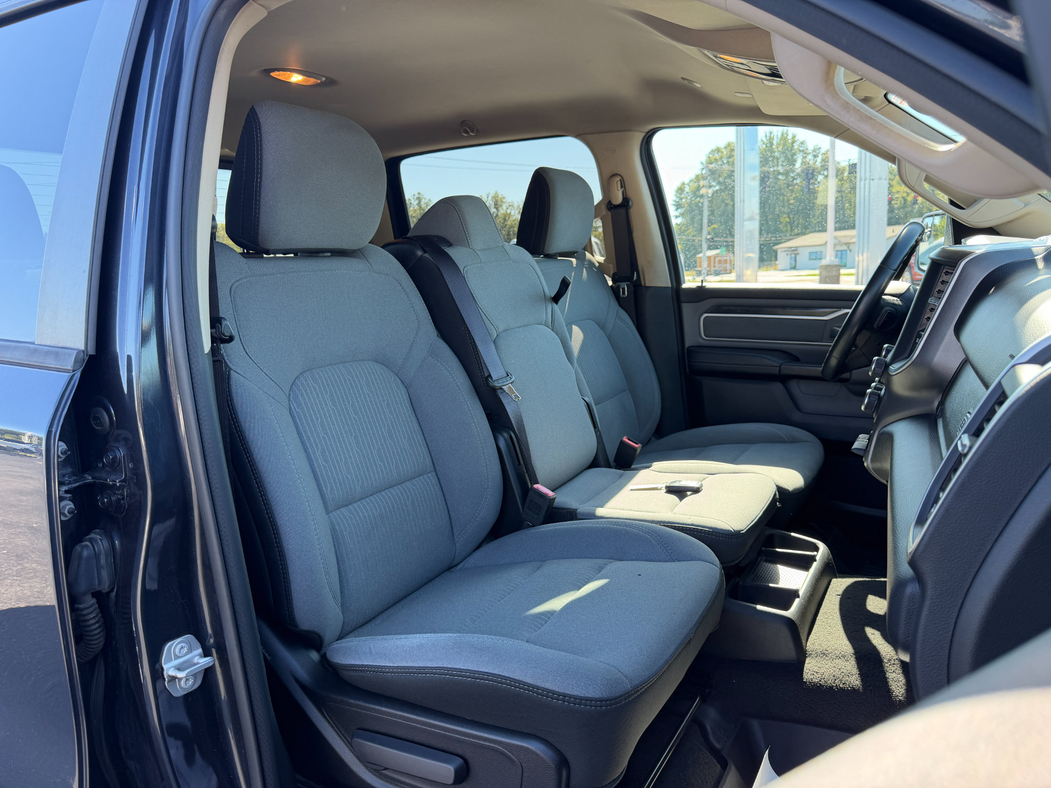 Used 2020 RAM 1500 Big Horn AWD/4WD image 15
