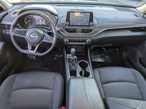 Used 2024 Nissan Altima 2.5 SV image 24