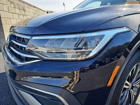 Used 2024 Volkswagen Tiguan SE image 39