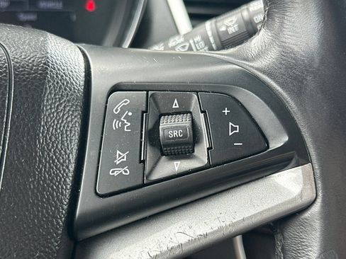 Used 2022 Chevrolet Trax LT w/ Driver Confidence Package AWD/4WD image 36