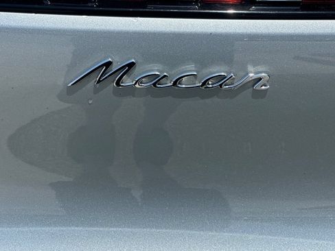 Used 2024 Porsche Macan AWD/4WD image 39