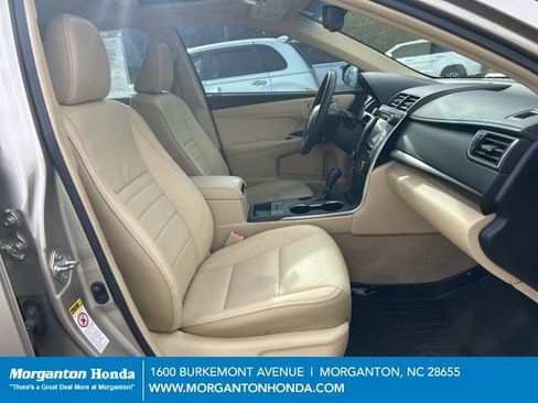 Used 2016 Toyota Camry XLE w/ Moonroof Package image 40
