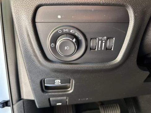 Used 2025 Jeep Grand Cherokee Limited AWD/4WD image 26