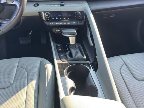 Used 2024 Hyundai Elantra Limited FWD image 14