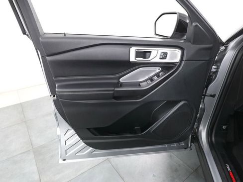 Used 2020 Ford Explorer ST w/ ST Street Pack image 8