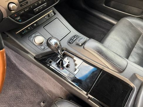Used 2015 Lexus ES 300h w/ Navigation System Package FWD image 14