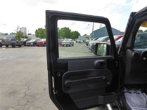 Used 2009 Jeep Wrangler X AWD/4WD image 10