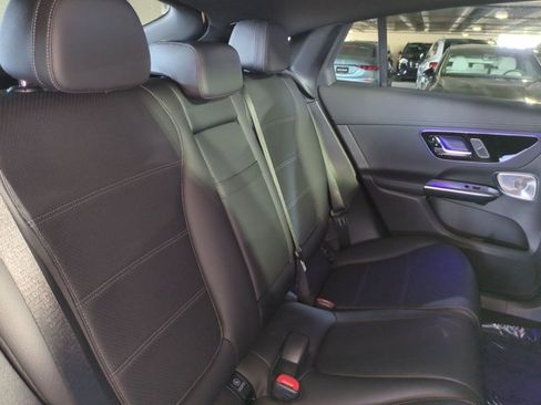 Used 2024 Mercedes-Benz GLC 300 4MATIC image 20