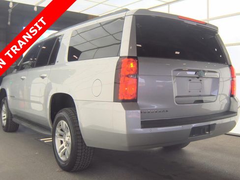 Used 2019 Chevrolet Suburban LT image 5