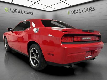 Used 2010 Dodge Challenger SE