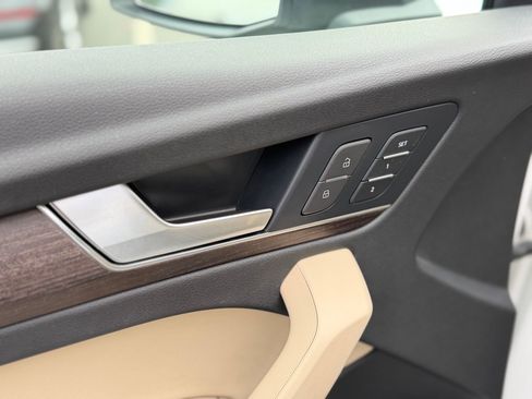 Used 2023 Audi Q5 2.0T Premium w/ Convenience Package image 21