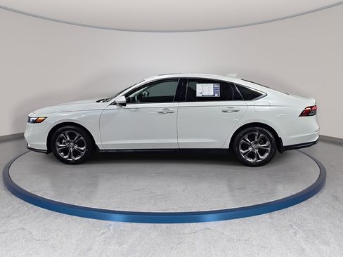 Used 2023 Honda Accord EX image 8