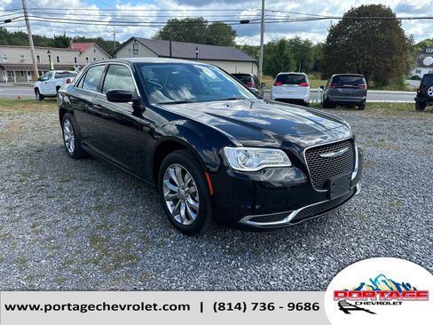 Used 2022 Chrysler 300 Touring image 8