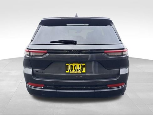 New 2025 Jeep Grand Cherokee Limited w/ MOPAR Finishing Package AWD/4WD image 4