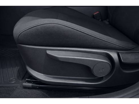 New 2025 Hyundai Elantra Sport image 12