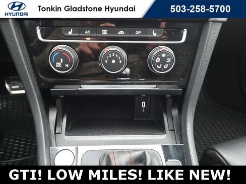 Used 2021 Volkswagen GTI SE image 18