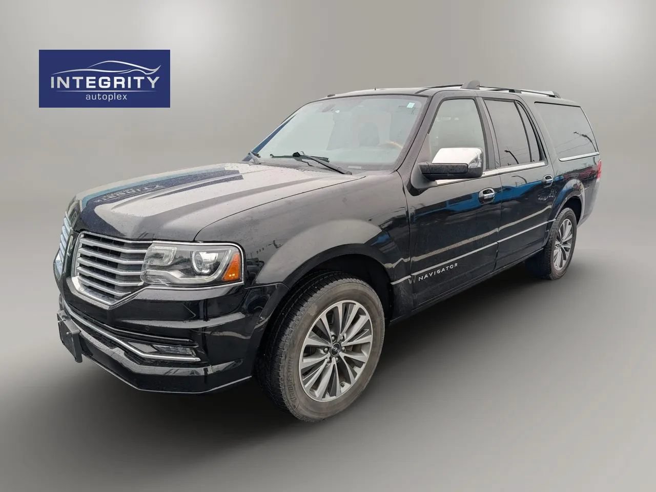 Used 2017 Lincoln Navigator L Select AWD/4WD image 1