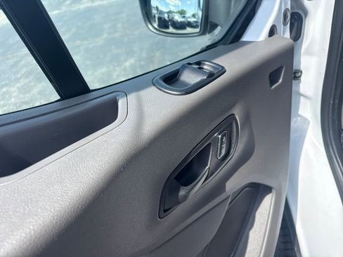 Used 2025 Ford Transit 250 Low Roof w/ Exterior Upgrade Package RWD image 28