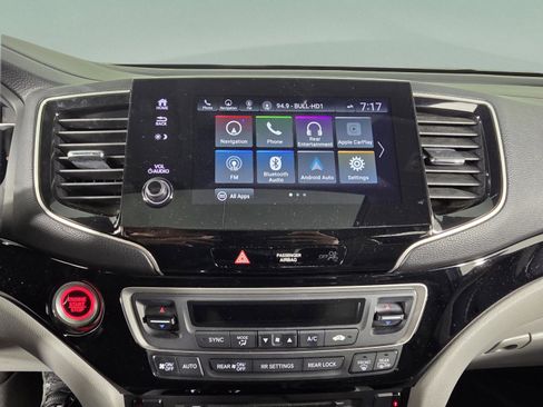 Used 2020 Honda Pilot Touring image 15