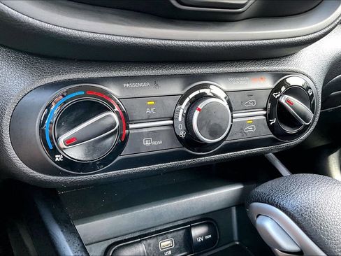 Used 2023 Kia Soul LX w/ Option Group 015 FWD image 30