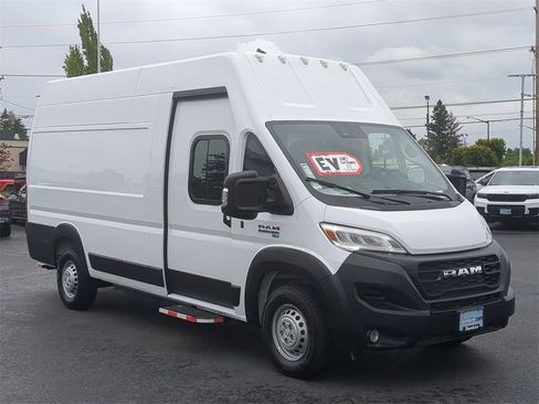 Used 2024 RAM ProMaster 3500 w/ Delivery Van Package image 7