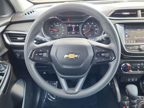 Used 2023 Chevrolet TrailBlazer LT FWD image 33