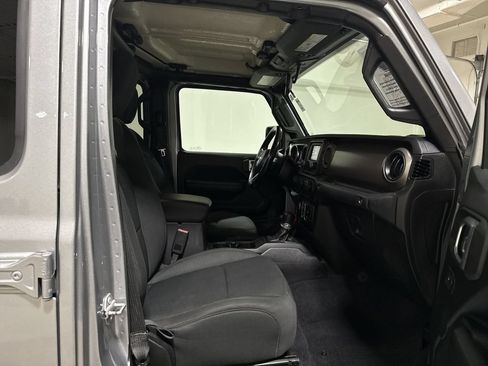 Used 2020 Jeep Gladiator Sport w/ Quick Order Package 24S AWD/4WD image 21