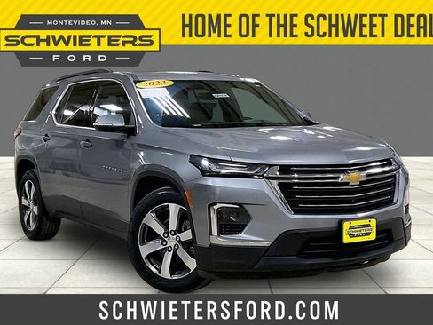 Used 2023 Chevrolet Traverse LT w/ LT Premium Package AWD/4WD image 1
