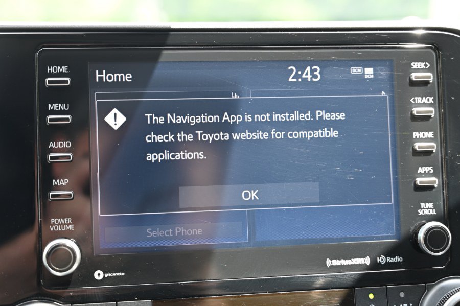 Used 2021 Toyota Highlander XLE AWD/4WD image 26