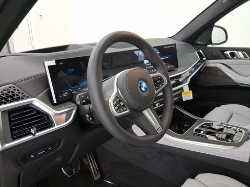 New 2026 BMW X5 xDrive50e w/ Executive Package AWD/4WD image 21