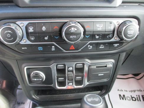 Used 2023 Jeep Wrangler Unlimited Sahara w/ Cold Weather Group image 16